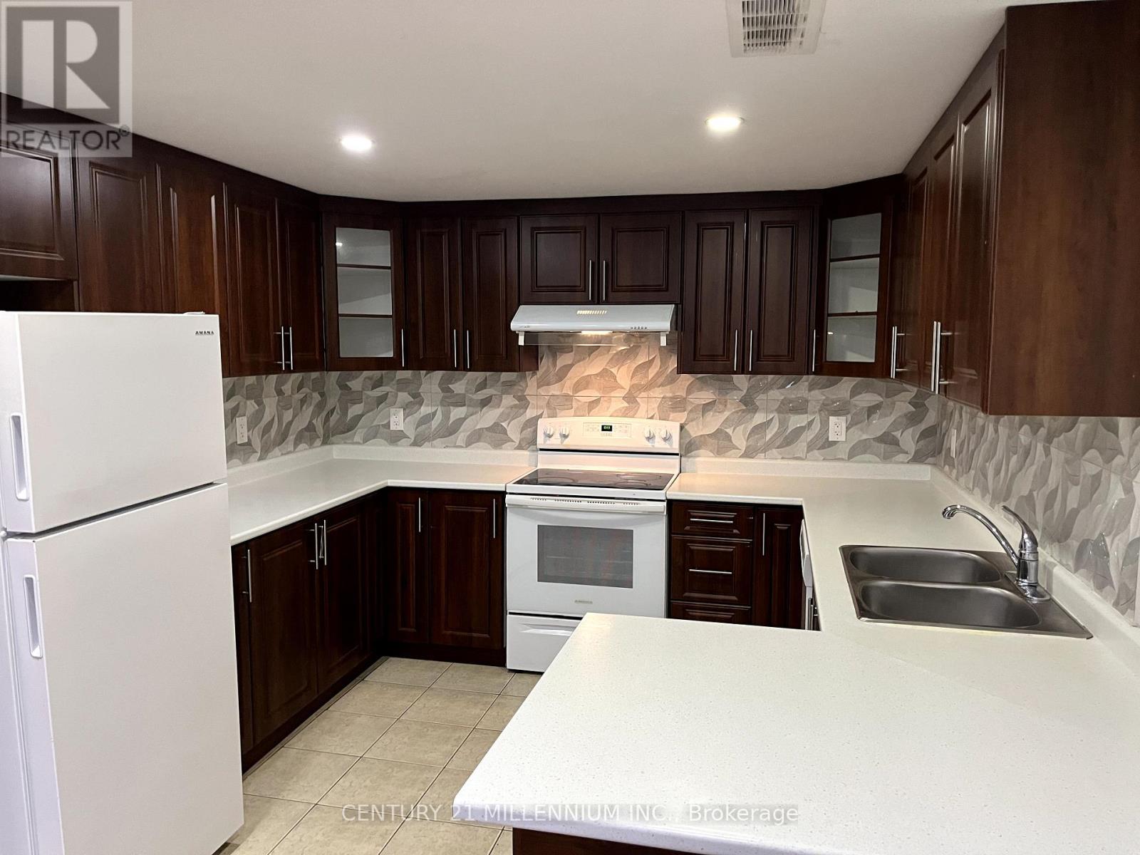 8 Newport Street, Brampton, Ontario  L6S 4M1 - Photo 42 - W12204865