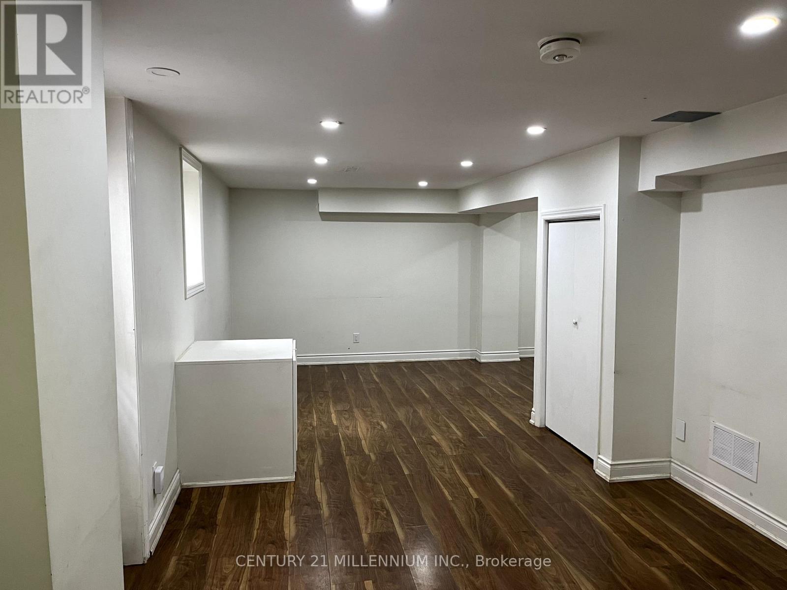 8 Newport Street, Brampton, Ontario  L6S 4M1 - Photo 46 - W12204865
