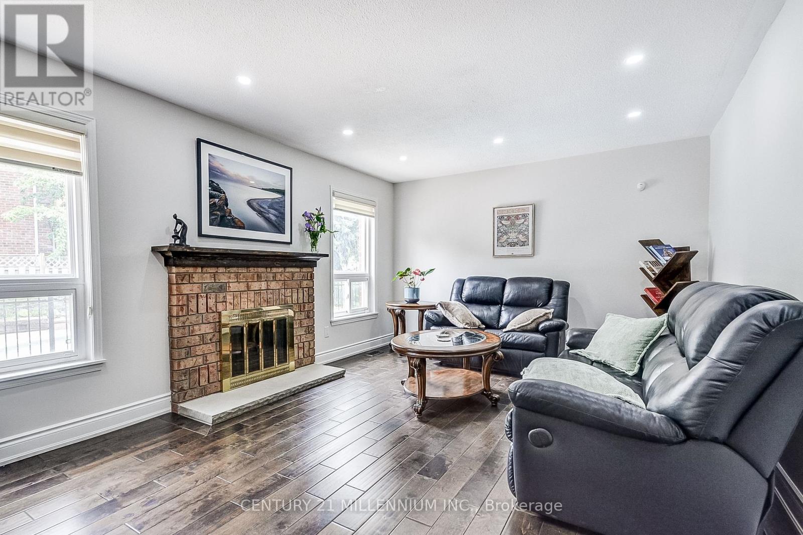 8 Newport Street, Brampton, Ontario  L6S 4M1 - Photo 9 - W12204865