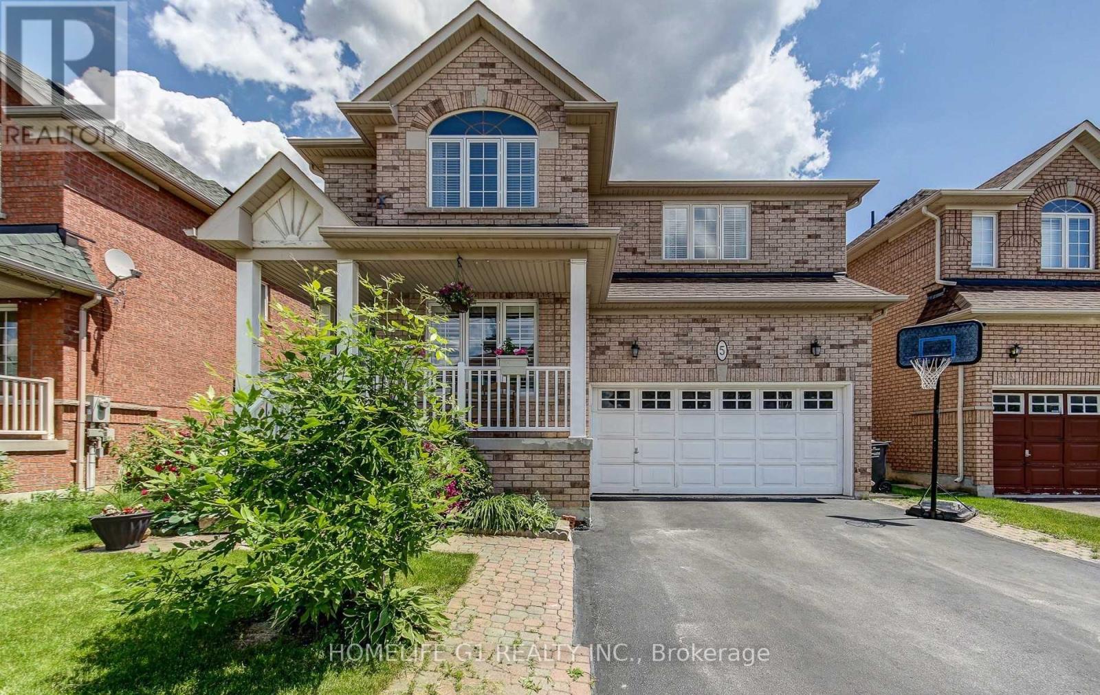 5 Beachpoint Boulevard, Brampton, Ontario  L7A 2H3 - Photo 1 - W12204878