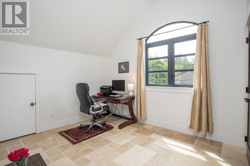 1134 Montroyal Boulevard, North Vancouver, British Columbia  V7R 2H7 - Photo 22 - R3011130