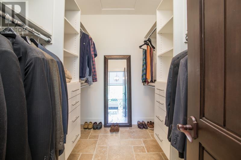 1134 Montroyal Boulevard, North Vancouver, British Columbia  V7R 2H7 - Photo 19 - R3011130