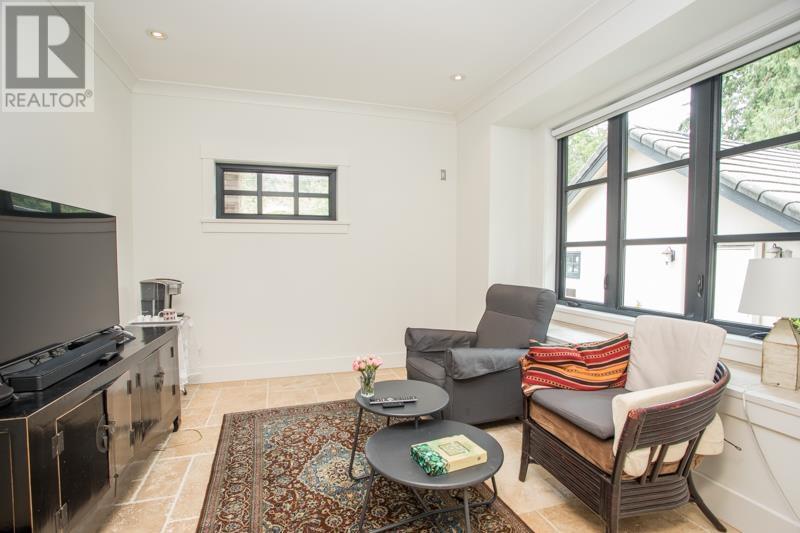 1134 Montroyal Boulevard, North Vancouver, British Columbia  V7R 2H7 - Photo 13 - R3011130