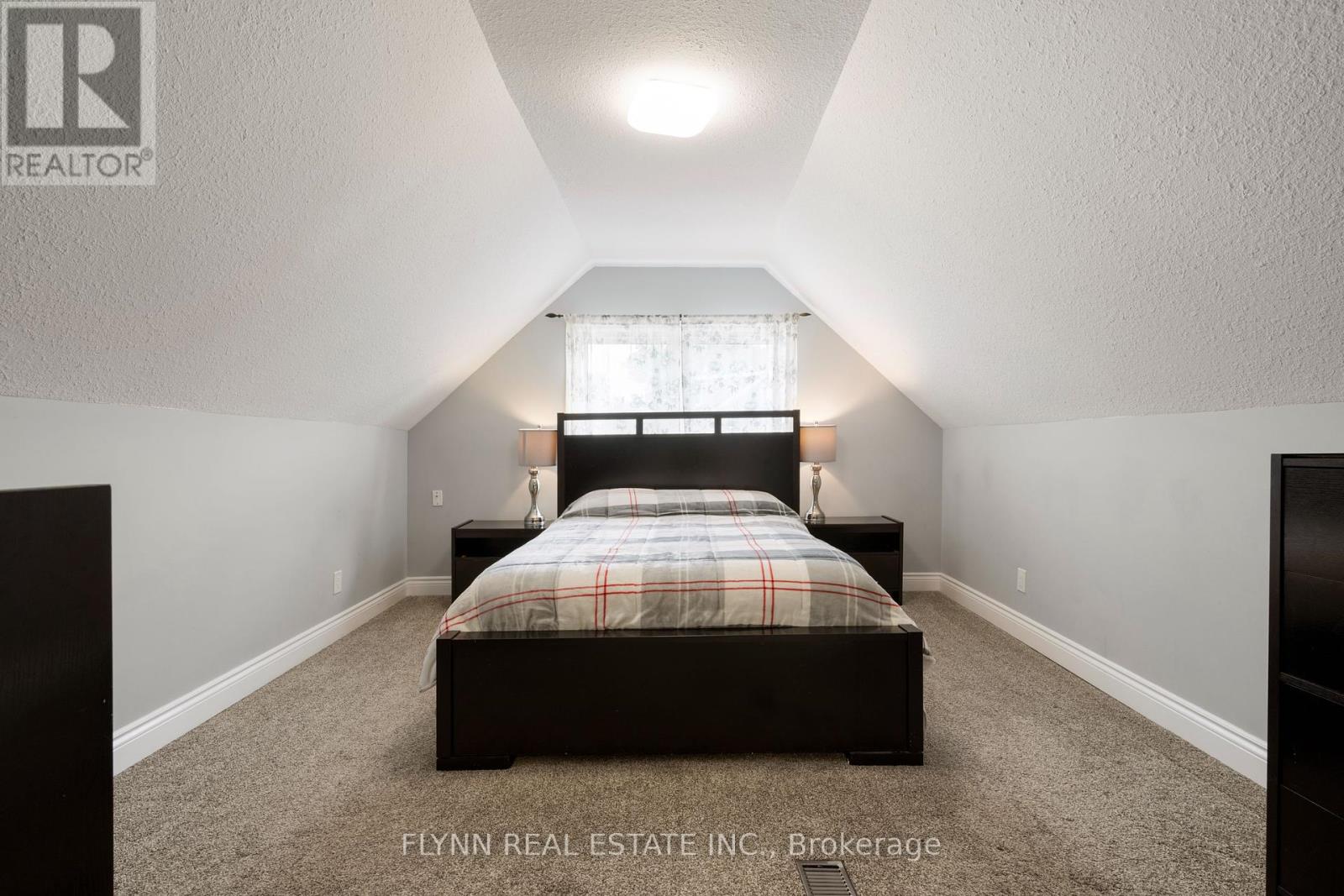 116 Elmview Street W, Welland, Ontario  L3C 4K7 - Photo 15 - X12204838