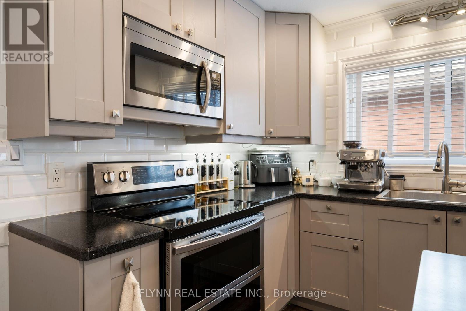 116 Elmview Street W, Welland, Ontario  L3C 4K7 - Photo 8 - X12204838