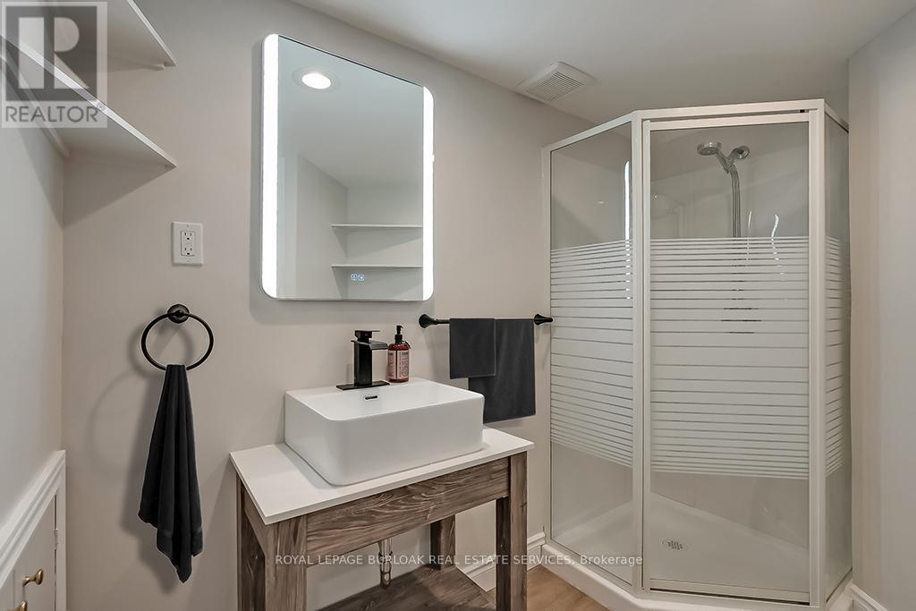 Lower - 66 East 41st Street, Hamilton, Ontario  L8T 2Z6 - Photo 14 - X12204840