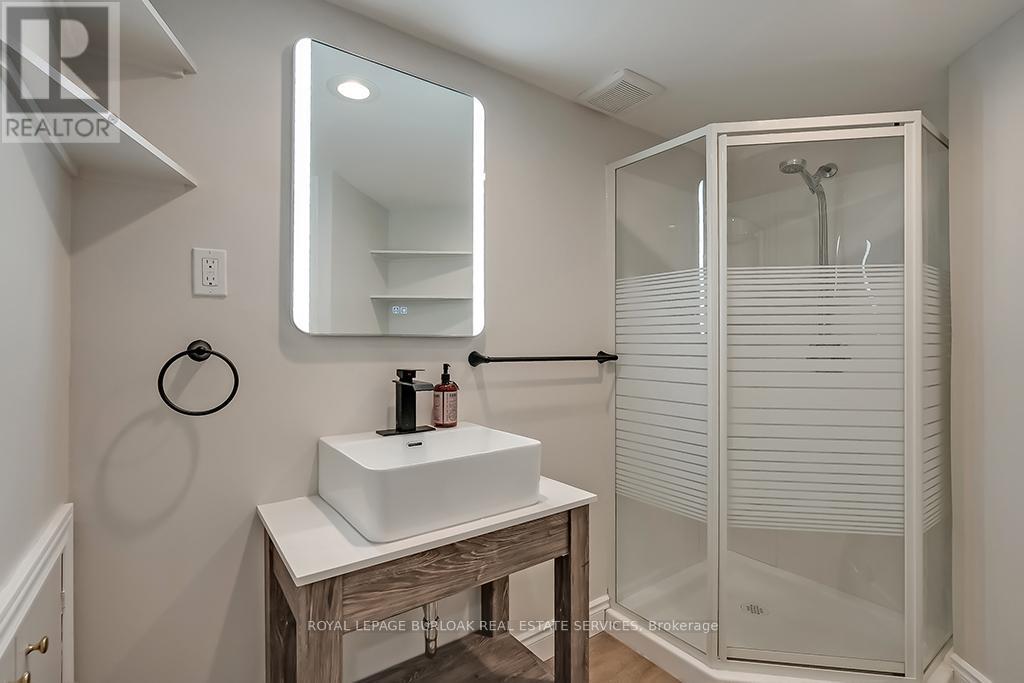 Lower - 66 East 41st Street, Hamilton, Ontario  L8T 2Z6 - Photo 15 - X12204840