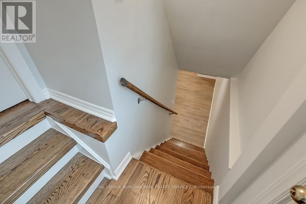 Lower - 66 East 41st Street, Hamilton, Ontario  L8T 2Z6 - Photo 3 - X12204840