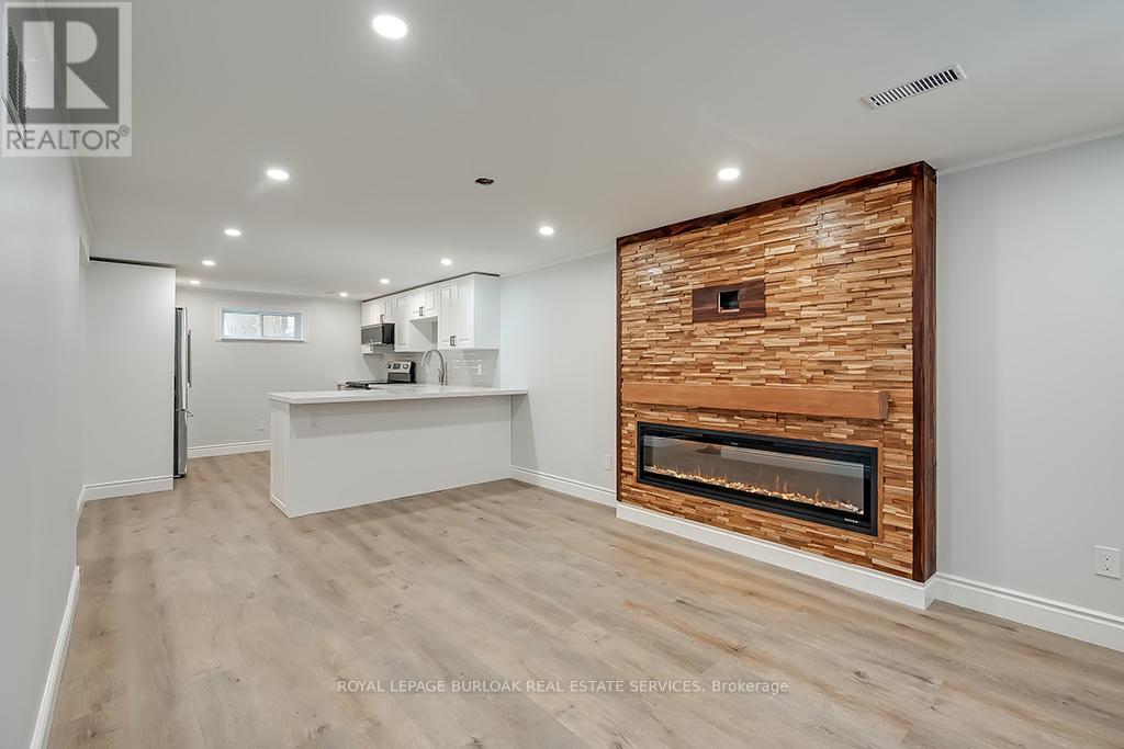 Lower - 66 East 41st Street, Hamilton, Ontario  L8T 2Z6 - Photo 5 - X12204840