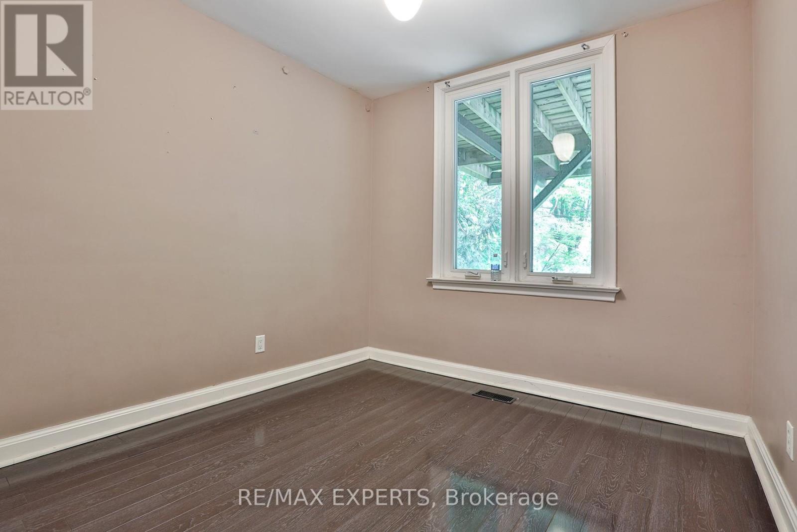 2 - 237 Douglas Avenue, Toronto, Ontario  M5M 1G9 - Photo 15 - C12204867