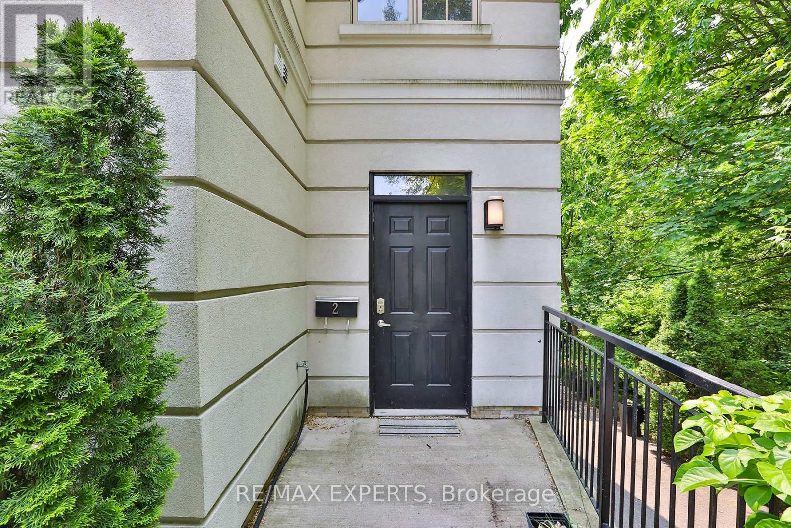 2 - 237 Douglas Avenue, Toronto, Ontario  M5M 1G9 - Photo 2 - C12204867