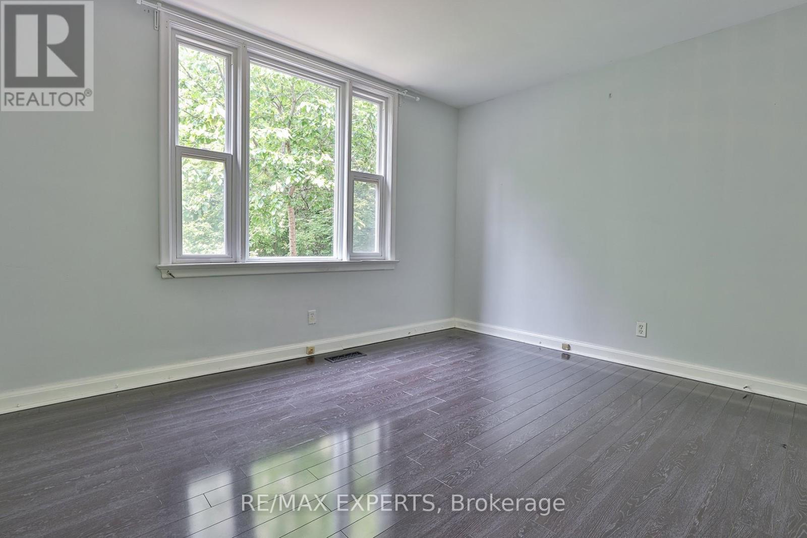 2 - 237 Douglas Avenue, Toronto, Ontario  M5M 1G9 - Photo 6 - C12204867