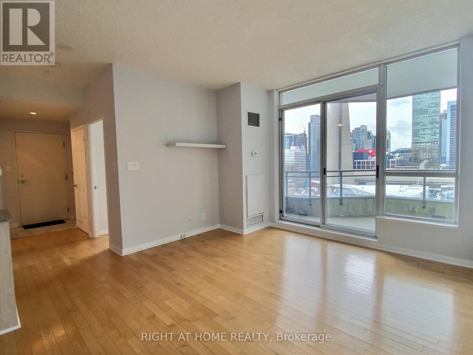 2125 - 230 Queens Quay W, Toronto, Ontario  M5J 2Y7 - Photo 11 - C12204870