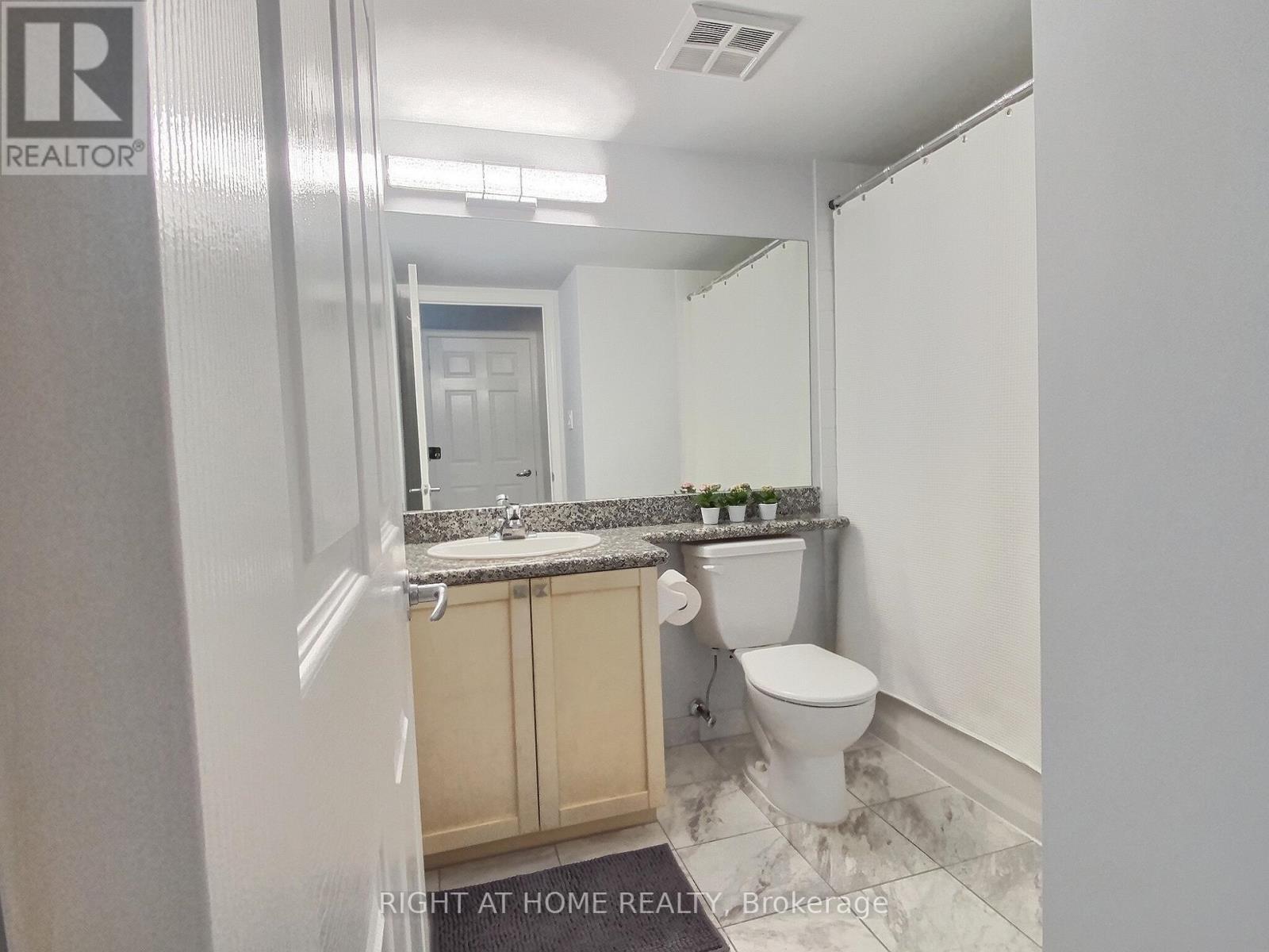 2125 - 230 Queens Quay W, Toronto, Ontario  M5J 2Y7 - Photo 13 - C12204870