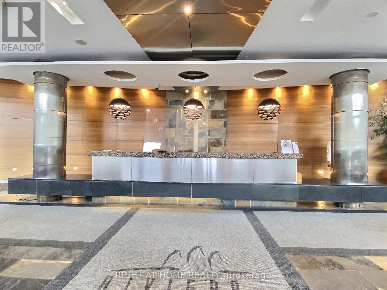 2125 - 230 Queens Quay W, Toronto, Ontario  M5J 2Y7 - Photo 2 - C12204870