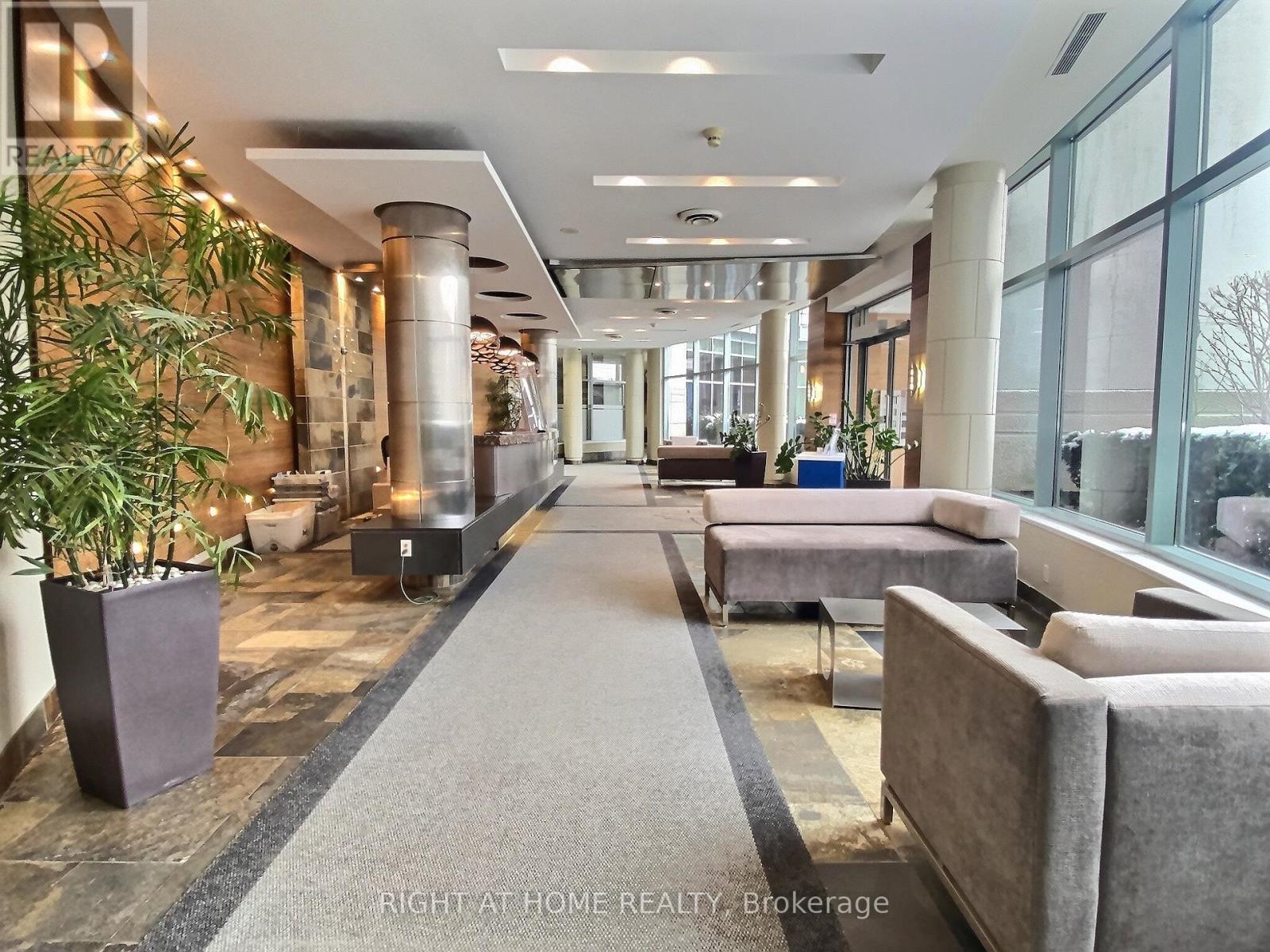 2125 - 230 Queens Quay W, Toronto, Ontario  M5J 2Y7 - Photo 3 - C12204870
