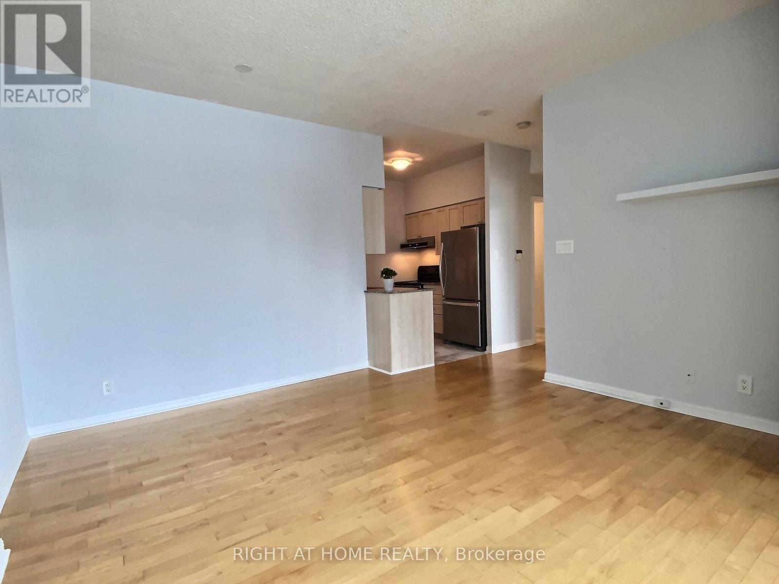 2125 - 230 Queens Quay W, Toronto, Ontario  M5J 2Y7 - Photo 9 - C12204870