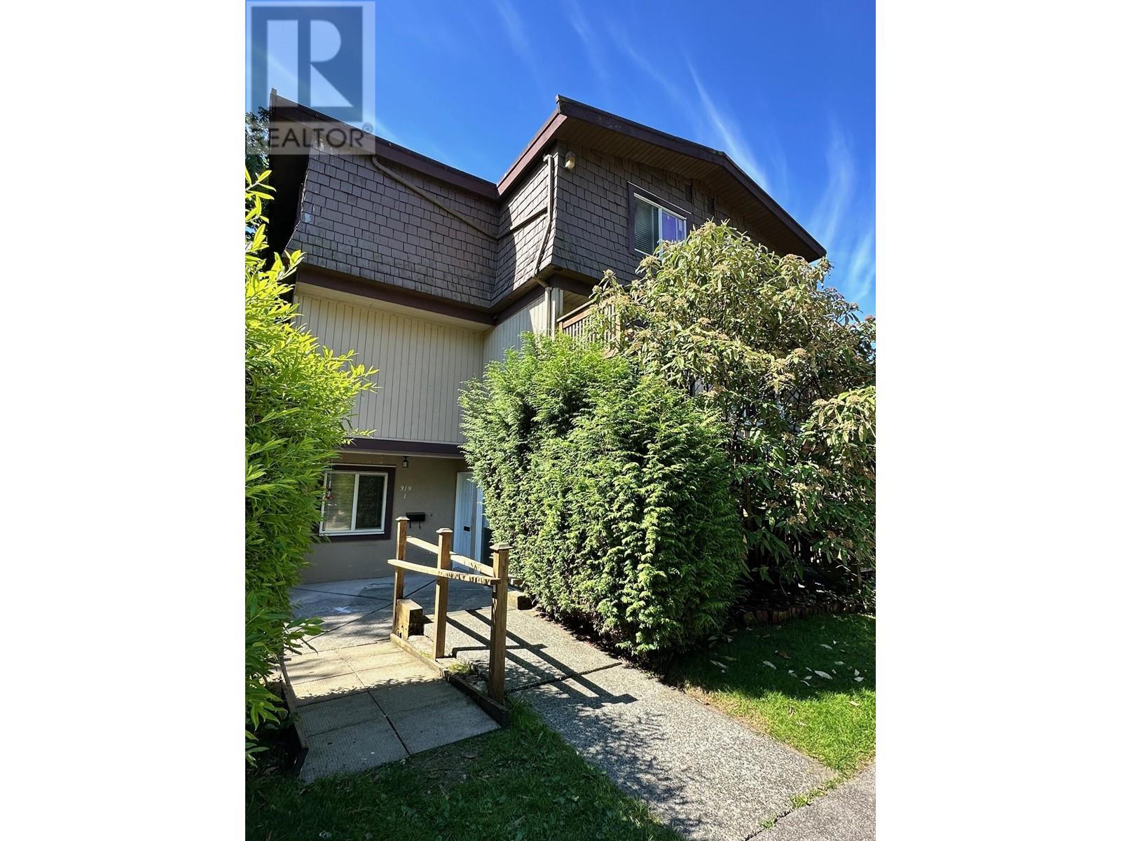 1 319 HIGHLAND WAY, Port Moody, British Columbia