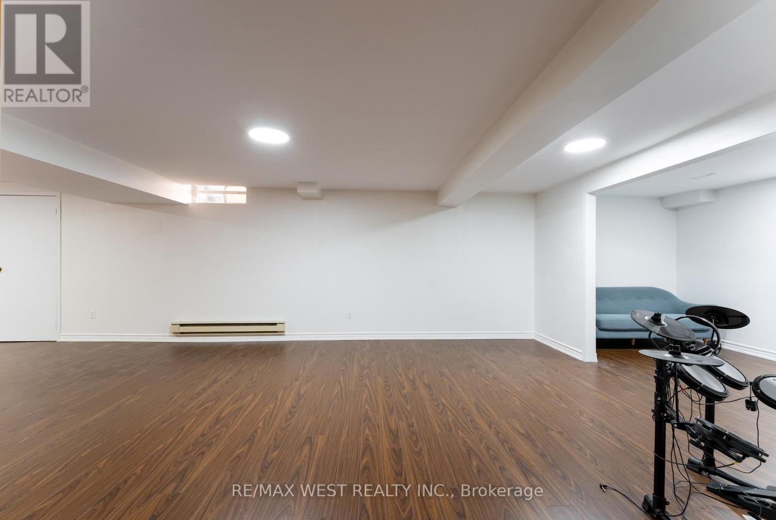 991 Mannington Lane, Mississauga, Ontario  L4W 3X6 - Photo 18 - W12186435