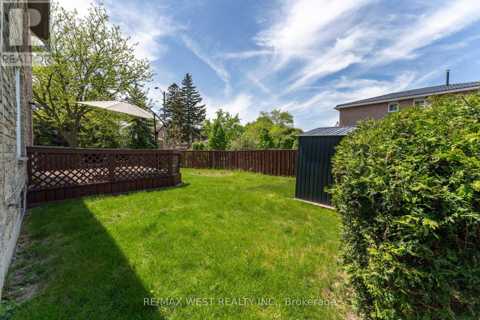 991 Mannington Lane, Mississauga, Ontario  L4W 3X6 - Photo 22 - W12186435