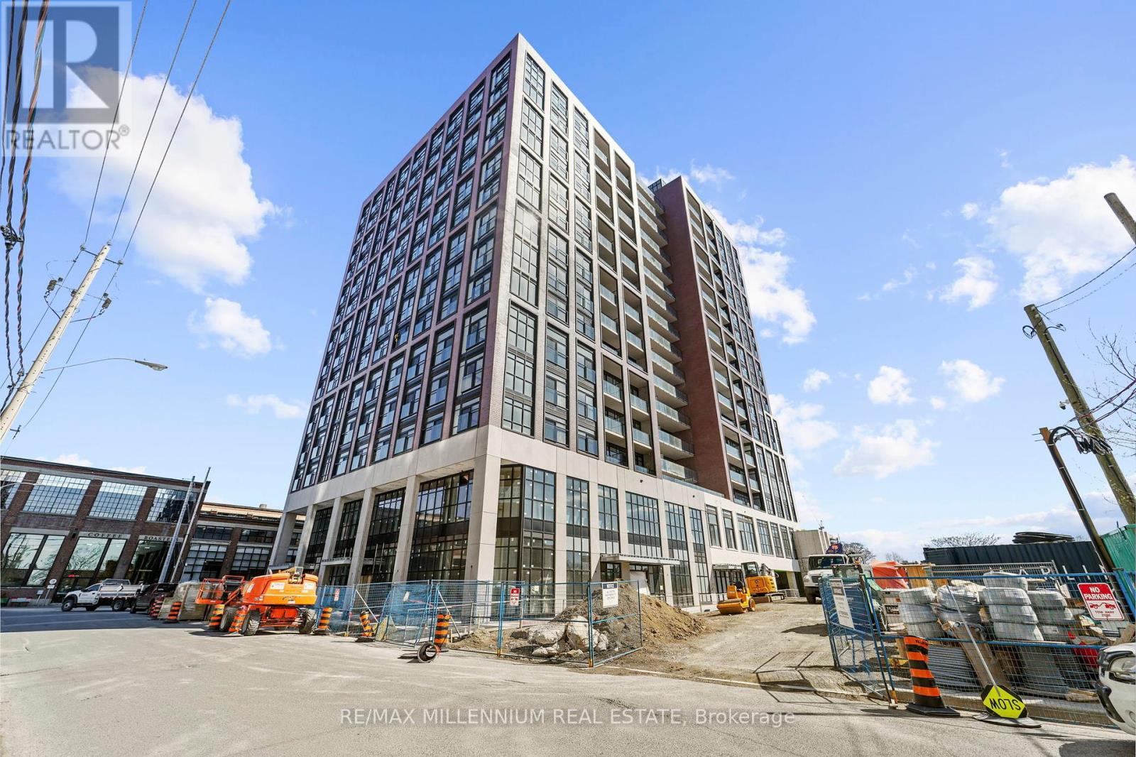 314 - 181 Sterling Road, Toronto, Ontario  M6R 2B2 - Photo 1 - C12204904