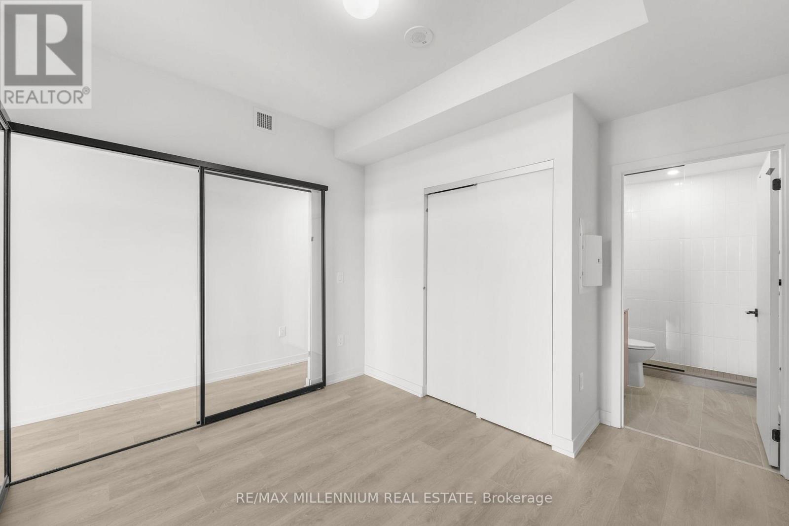 314 - 181 Sterling Road, Toronto, Ontario  M6R 2B2 - Photo 4 - C12204904