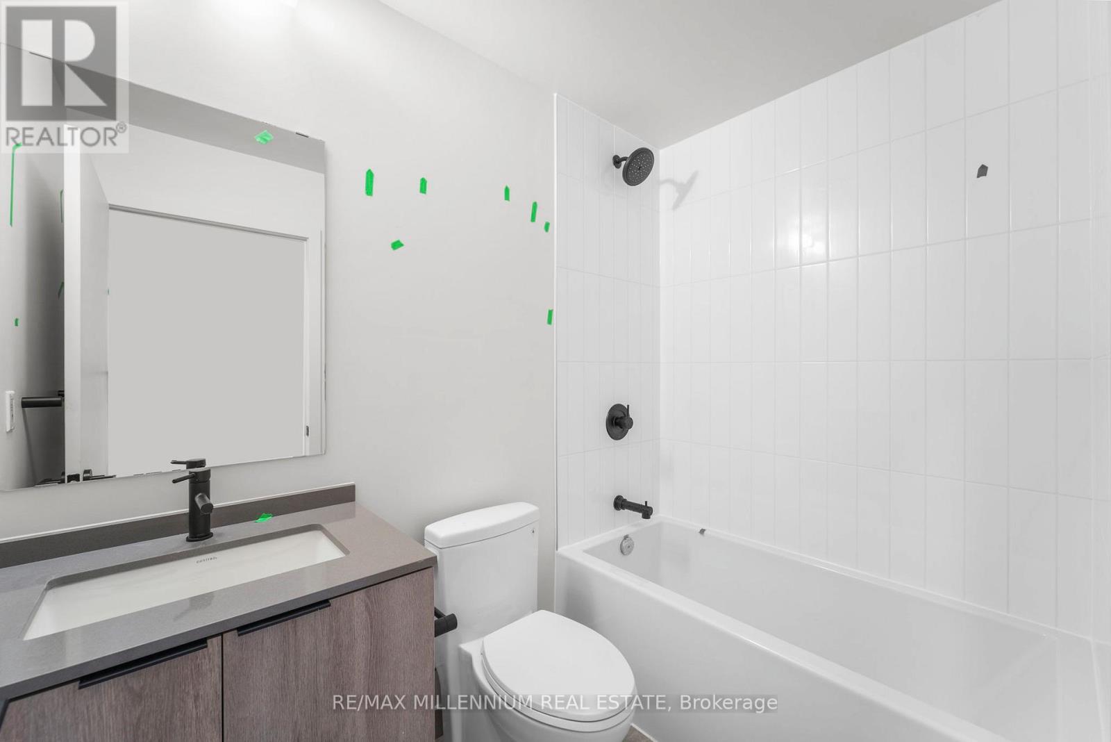 314 - 181 Sterling Road, Toronto, Ontario  M6R 2B2 - Photo 6 - C12204904