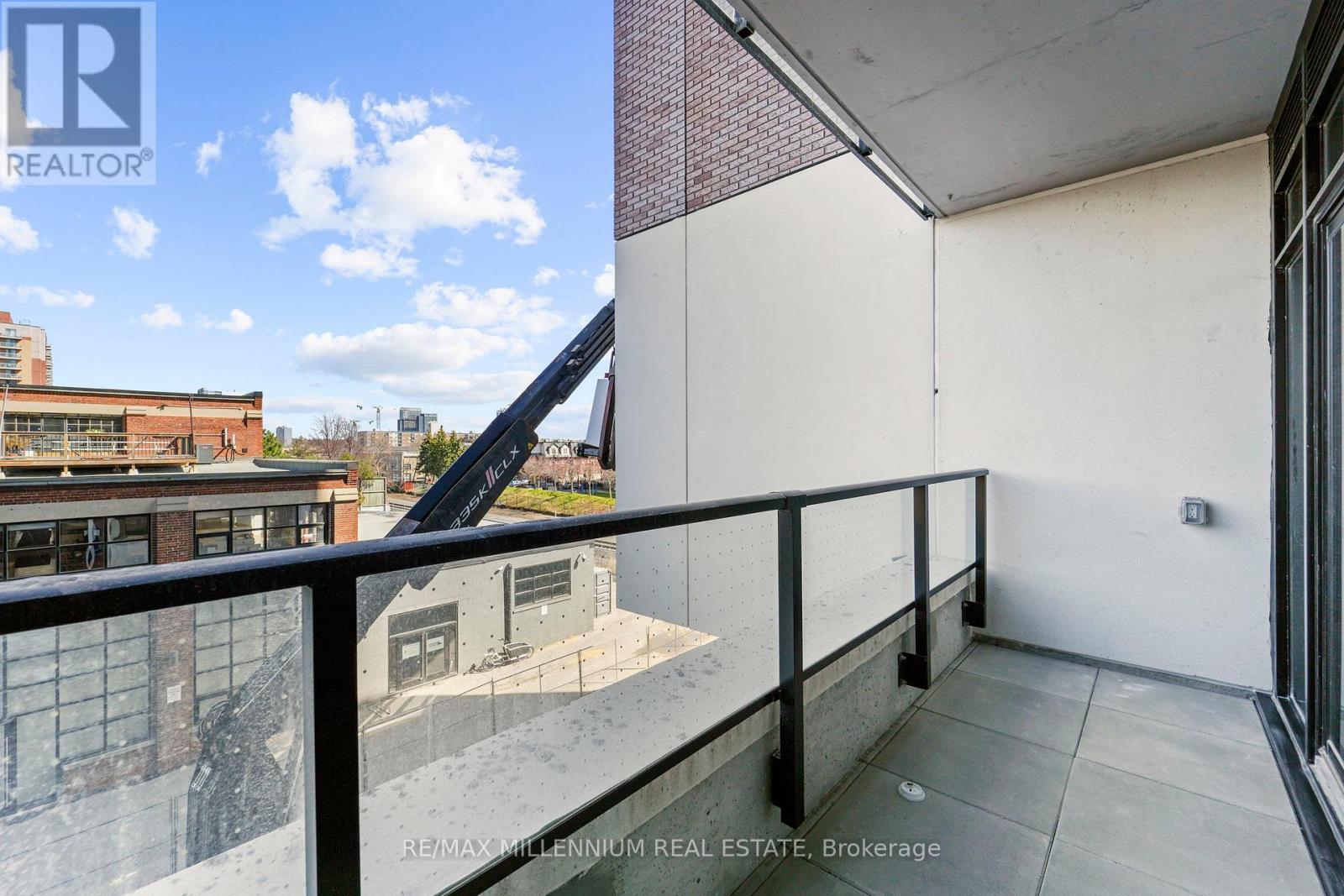 314 - 181 Sterling Road, Toronto, Ontario  M6R 2B2 - Photo 7 - C12204904
