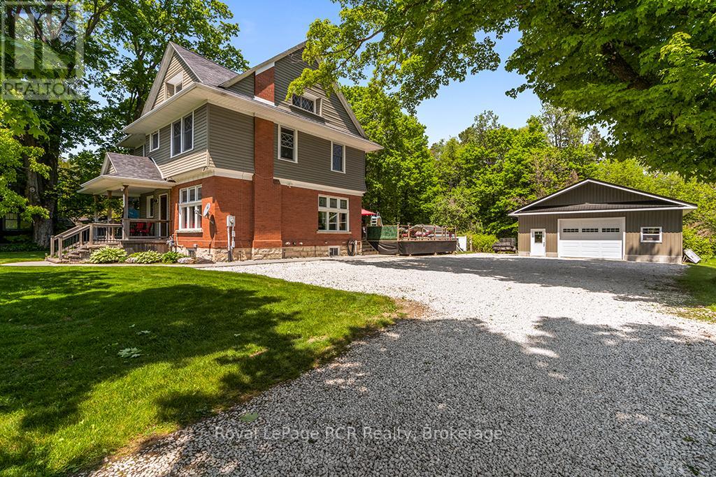 136 Queen Street W, South Bruce Peninsula, Ontario N0H 1P0 - Photo 2 - X12203016