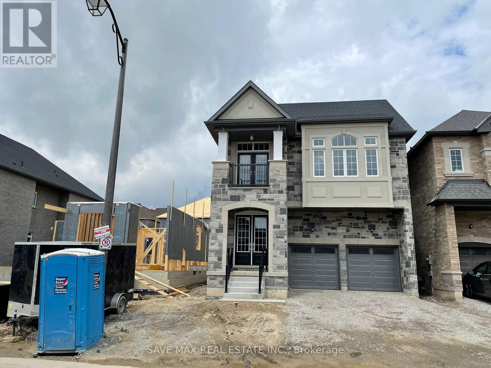68 Stowmarket Street, Caledon, Ontario  L7C 3Y5 - Photo 2 - W12204882