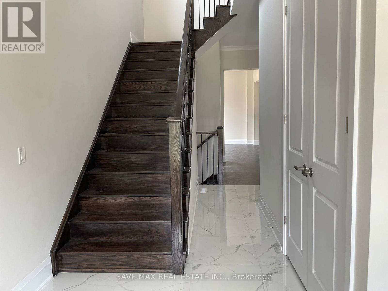 68 Stowmarket Street, Caledon, Ontario  L7C 3Y5 - Photo 4 - W12204882