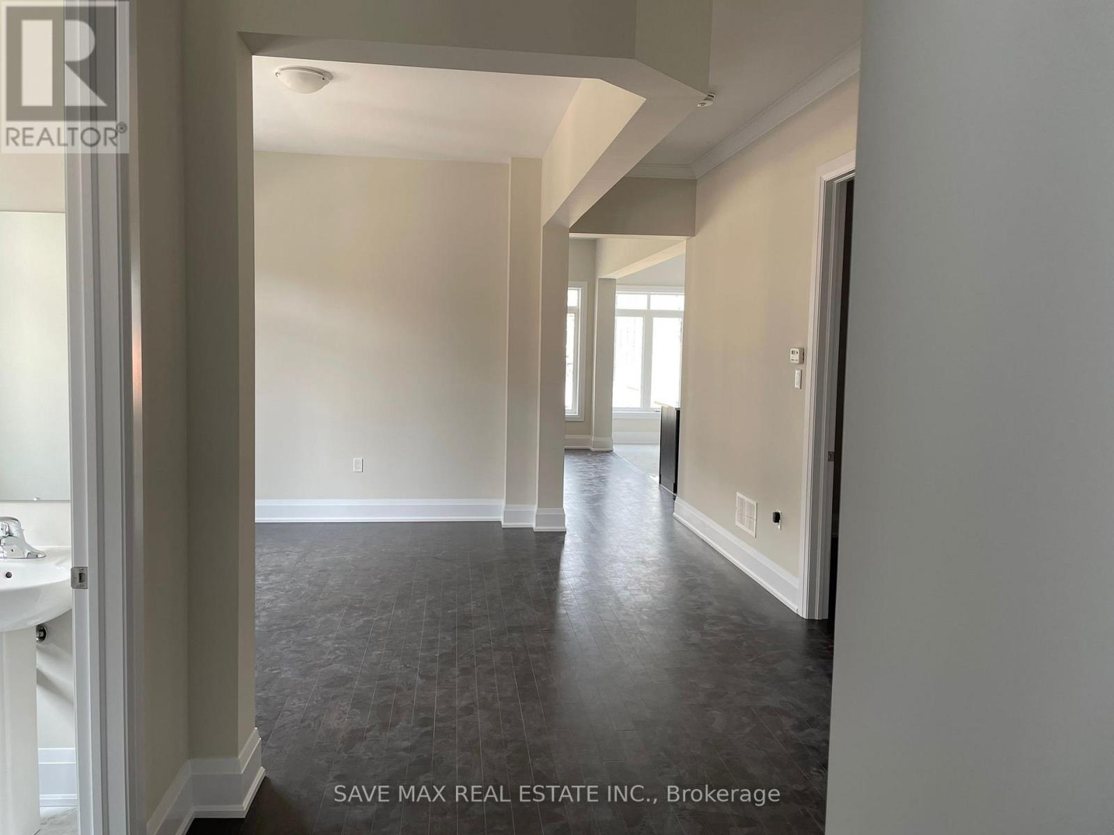 68 Stowmarket Street, Caledon, Ontario  L7C 3Y5 - Photo 5 - W12204882