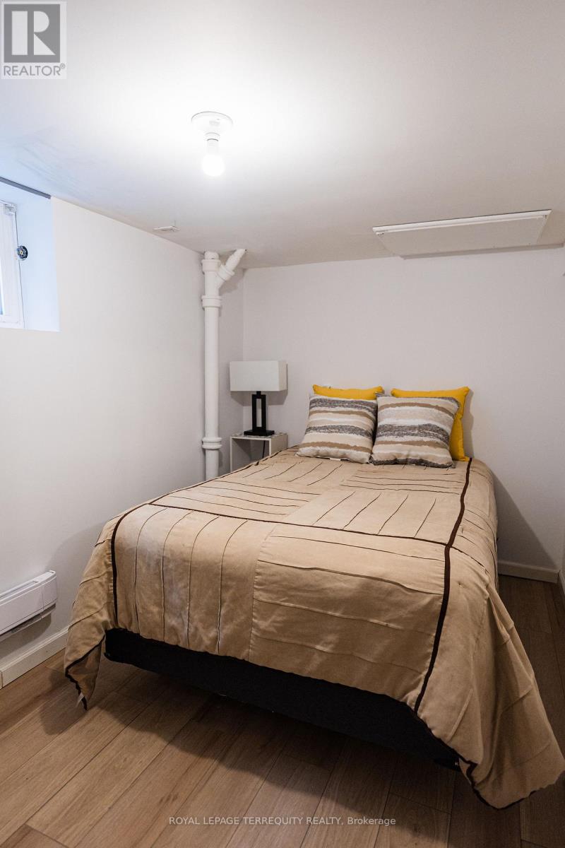 968 Castlefield Avenue, Toronto (Briar Hill-Belgravia), Ontario  M6B 1E2 - Photo 28 - W12204889