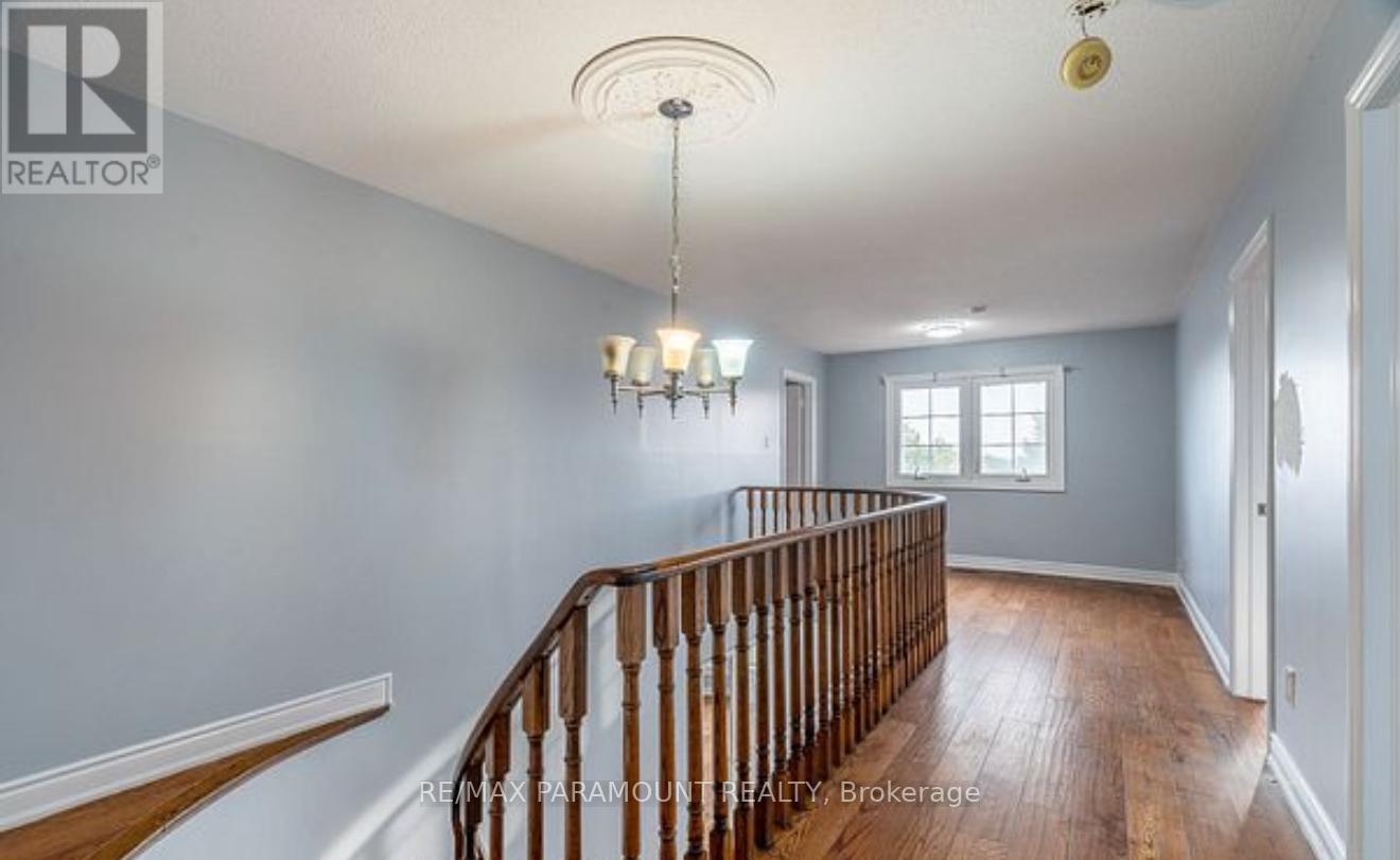 179 Kingknoll Drive, Brampton, Ontario  L6Y 4N6 - Photo 11 - W12204905