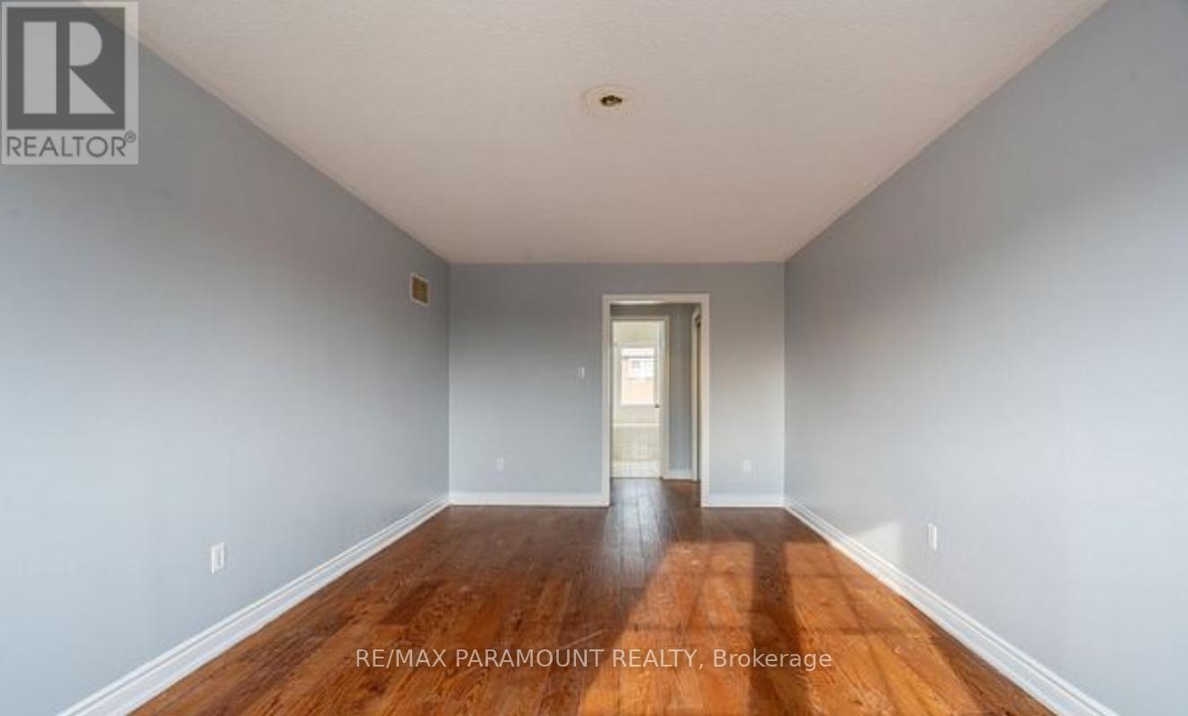 179 Kingknoll Drive, Brampton, Ontario  L6Y 4N6 - Photo 14 - W12204905