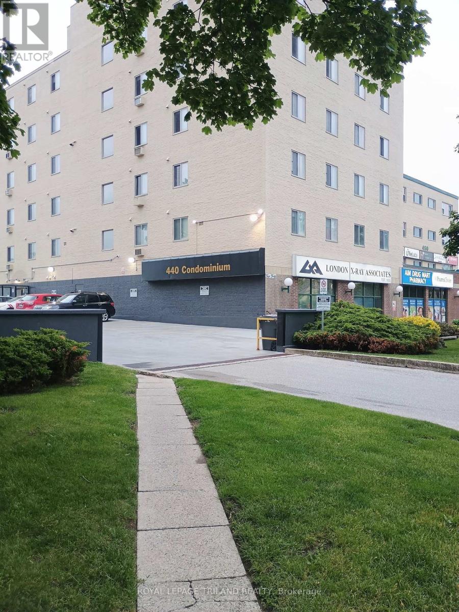 404 - 440 Central Avenue E, London East (East F), Ontario  N6B 2E5 - Photo 1 - X12198807