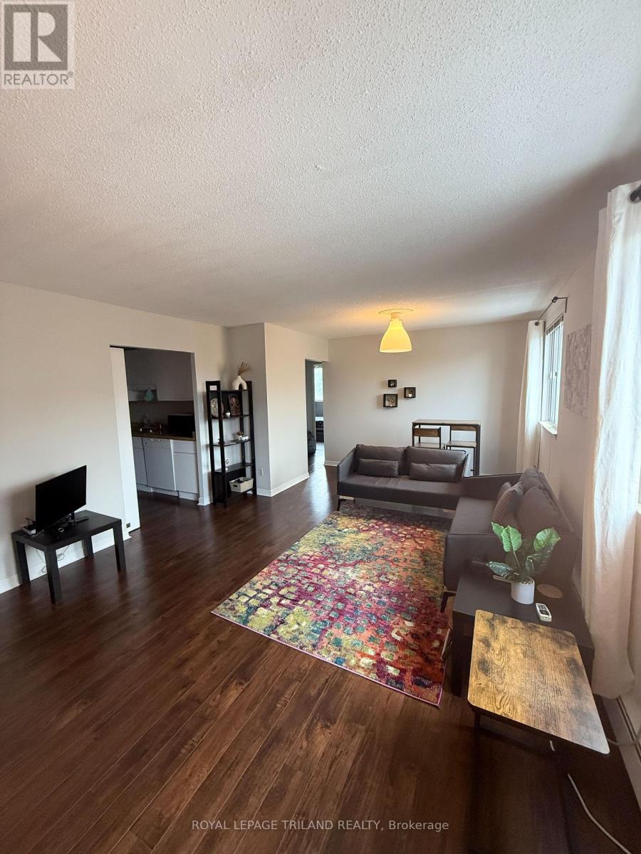 404 - 440 Central Avenue E, London East (East F), Ontario  N6B 2E5 - Photo 2 - X12198807