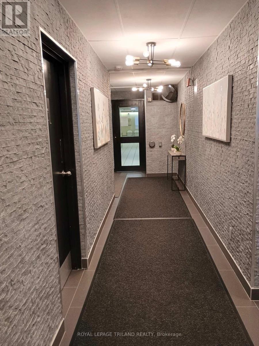 404 - 440 Central Avenue E, London East (East F), Ontario  N6B 2E5 - Photo 27 - X12198807