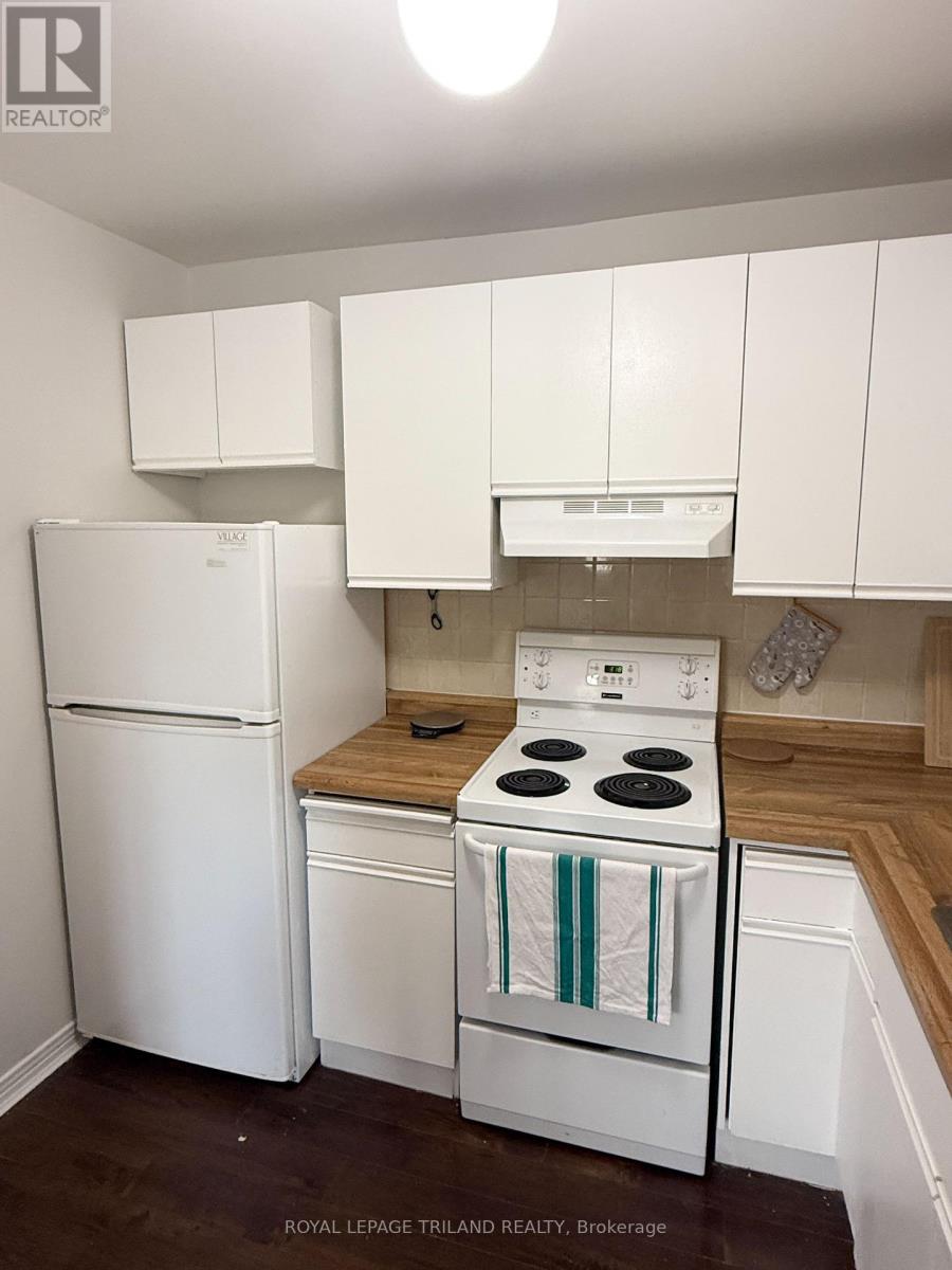 404 - 440 Central Avenue E, London East (East F), Ontario  N6B 2E5 - Photo 6 - X12198807