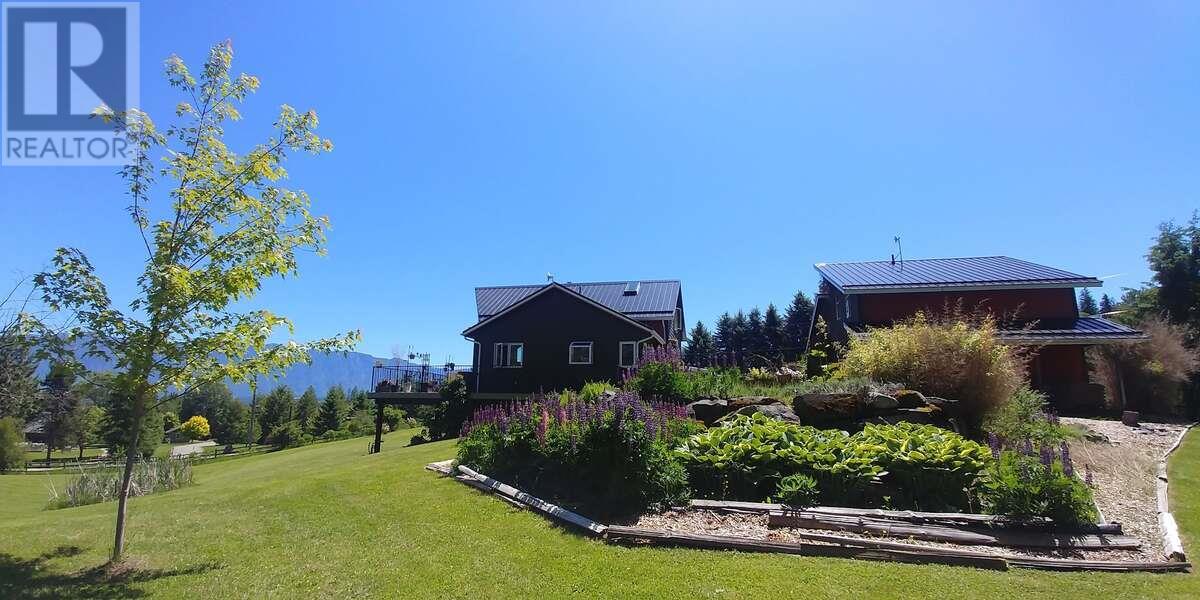 1067 Simmons Road, Creston, British Columbia  V0B 1G7 - Photo 24 - 10351317