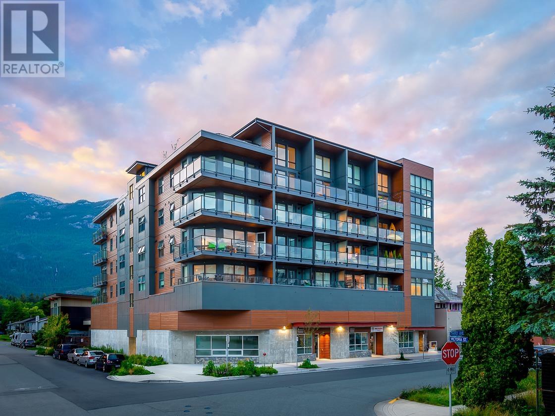 405 38013 THIRD AVENUE, Squamish, British Columbia