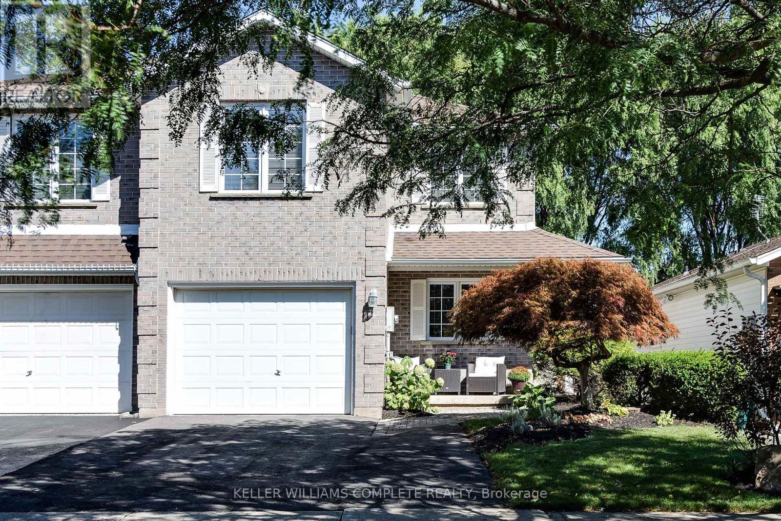 5 Saddler Street, Pelham (Fonthill), Ontario  L0S 1E4 - Photo 2 - X12204926