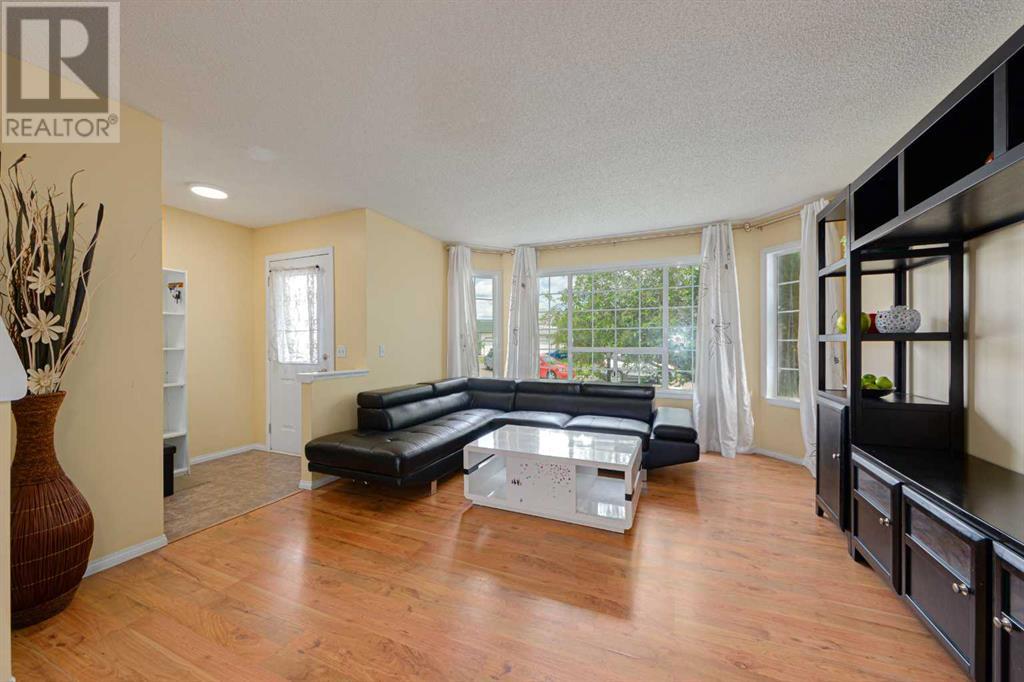 265 Fresno Place Ne, Calgary, Alberta  T1Y 6Y3 - Photo 7 - A2228892