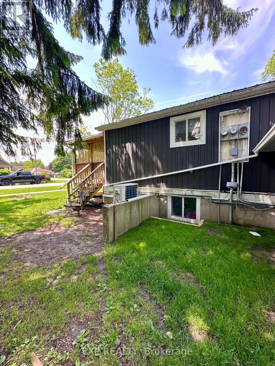 190 Ann Street, North Middlesex, Ontario  N0M 2K0 - Photo 40 - X12118635