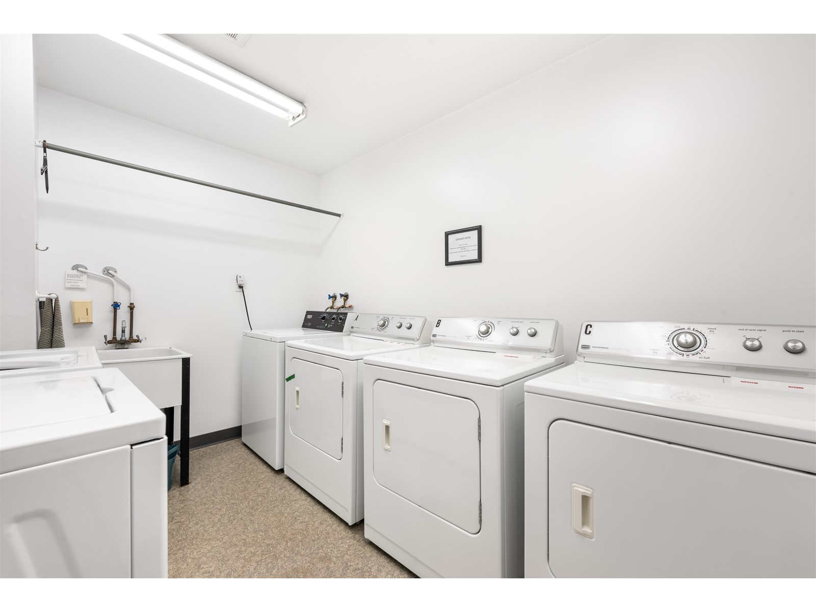 305 15010 Roper Avenue, White Rock, British Columbia  V4B 5A9 - Photo 21 - R3008332