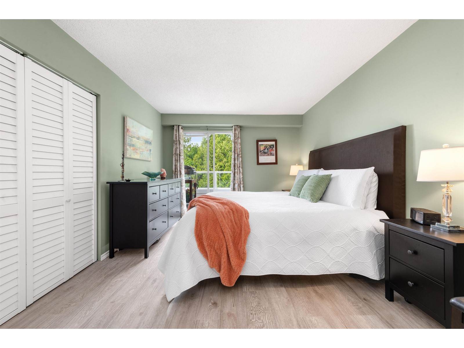 305 15010 Roper Avenue, White Rock, British Columbia  V4B 5A9 - Photo 16 - R3008332