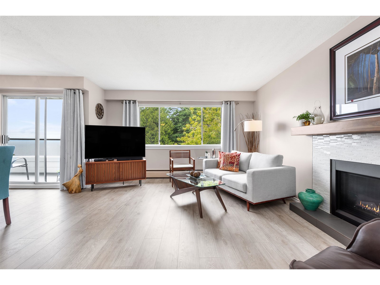 305 15010 Roper Avenue, White Rock, British Columbia  V4B 5A9 - Photo 11 - R3008332