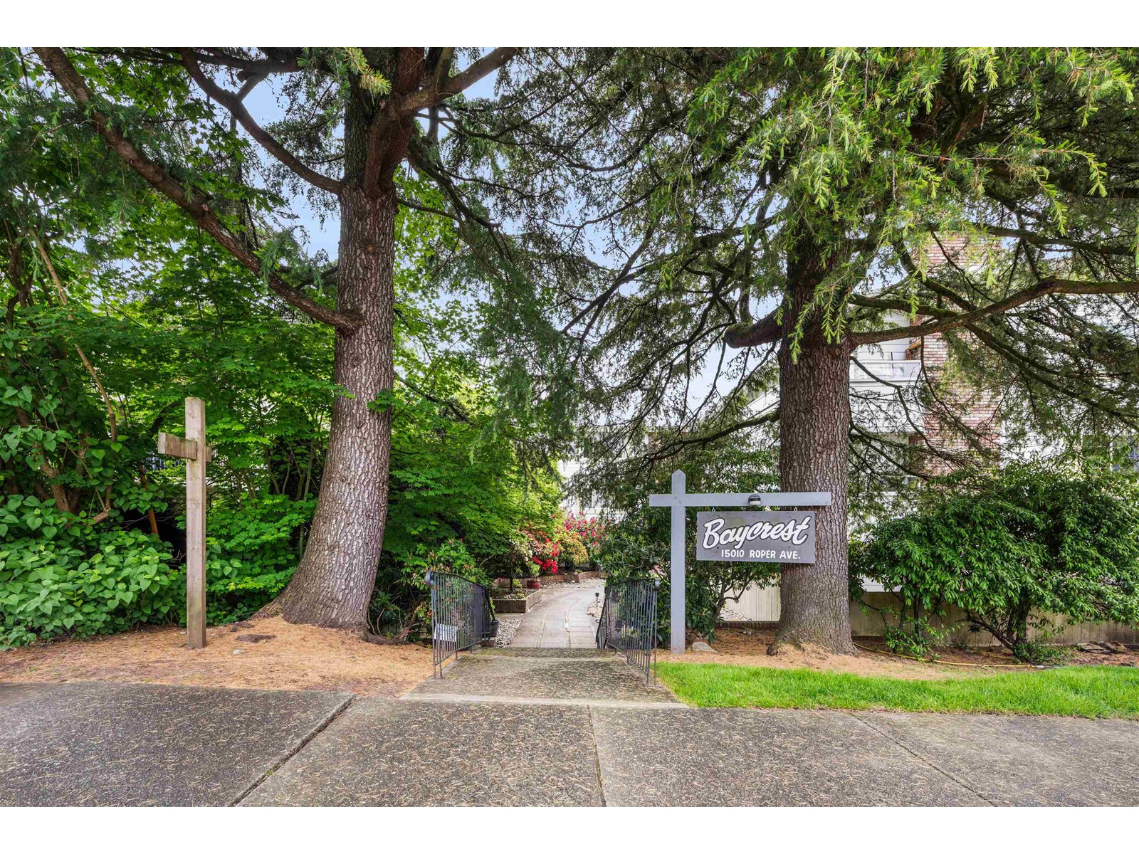 305 15010 Roper Avenue, White Rock, British Columbia  V4B 5A9 - Photo 29 - R3008332
