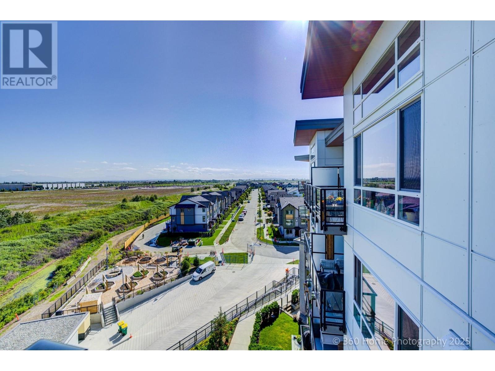 603 2499 Rabbit Drive, Tsawwassen, British Columbia  V4M 0G4 - Photo 1 - R3004303