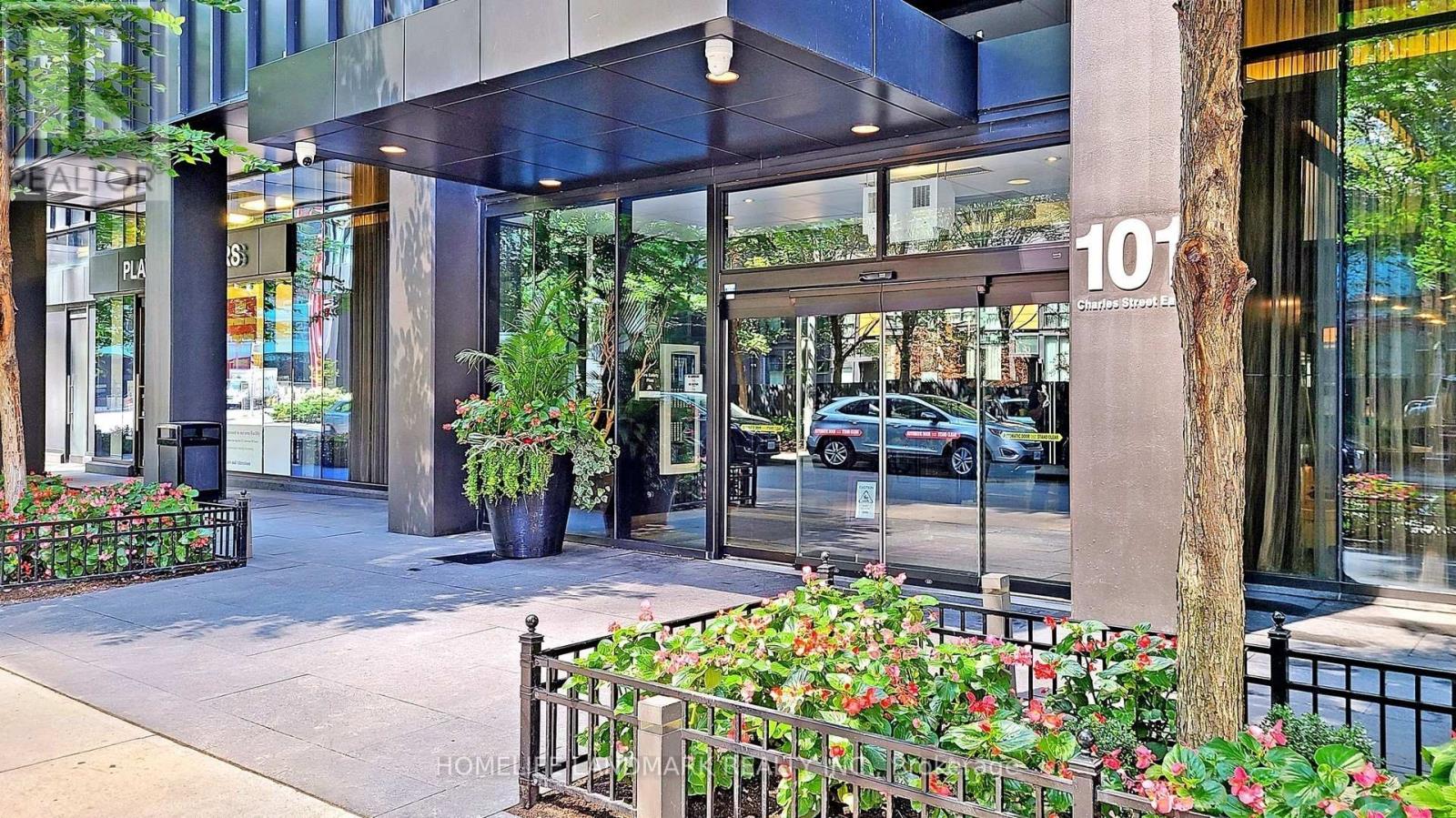3701 - 101 Charles Street E, Toronto, Ontario  M4Y 0A9 - Photo 2 - C12204911
